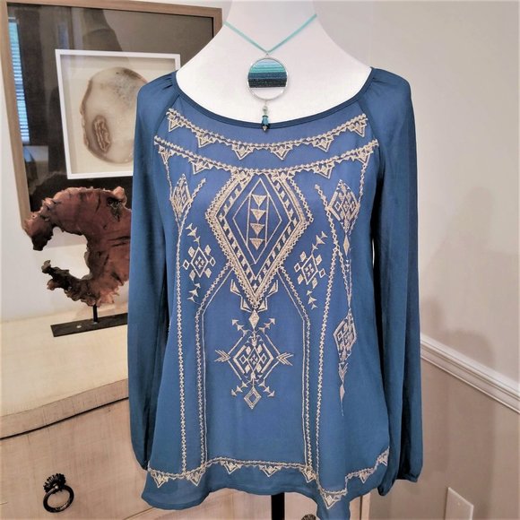 Top, Blouse. Teal. Embroidered. Blu Pepper Brand. Size Small. - Picture 3 of 13